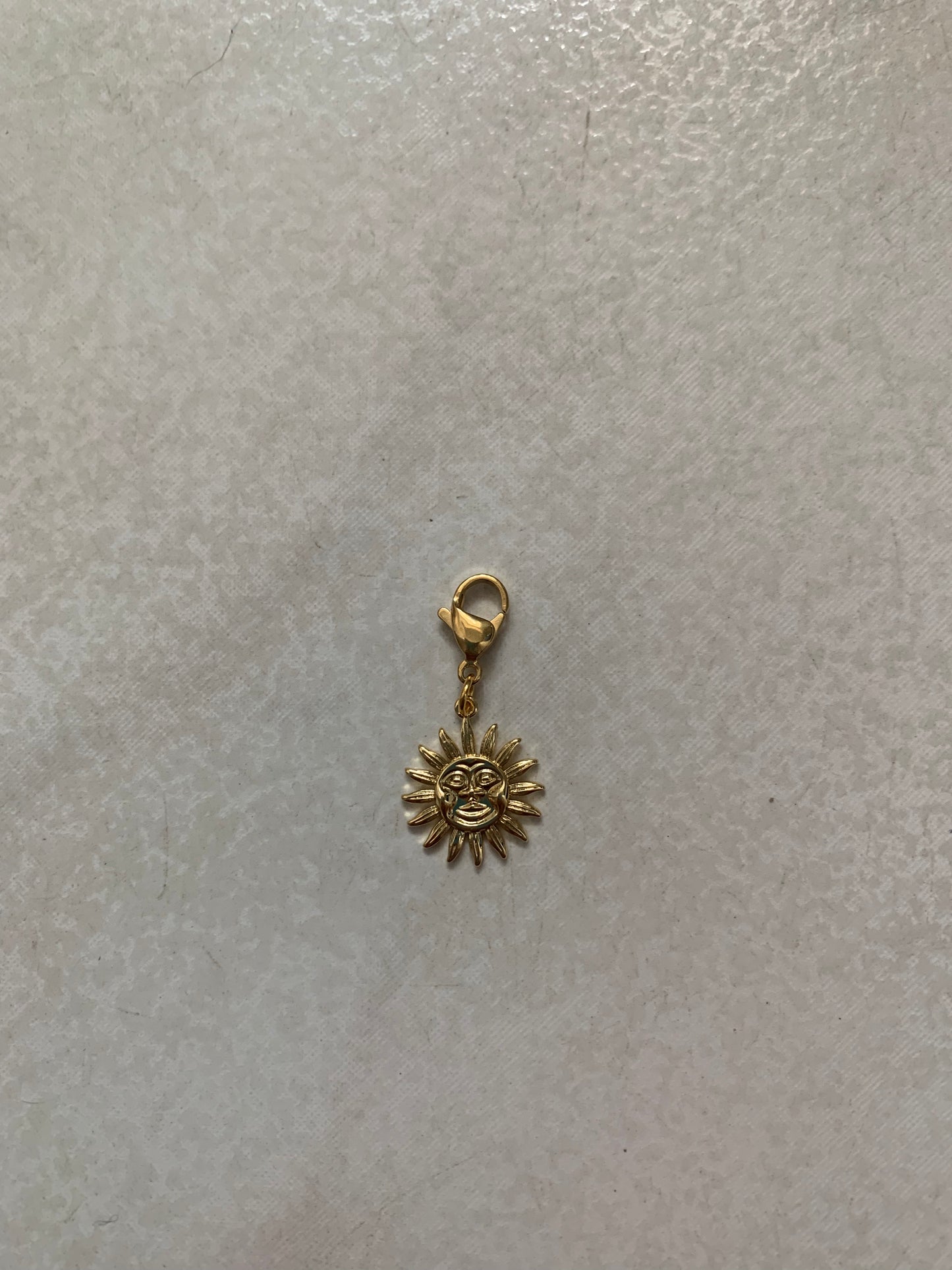 Charm con mosquetón pequeño