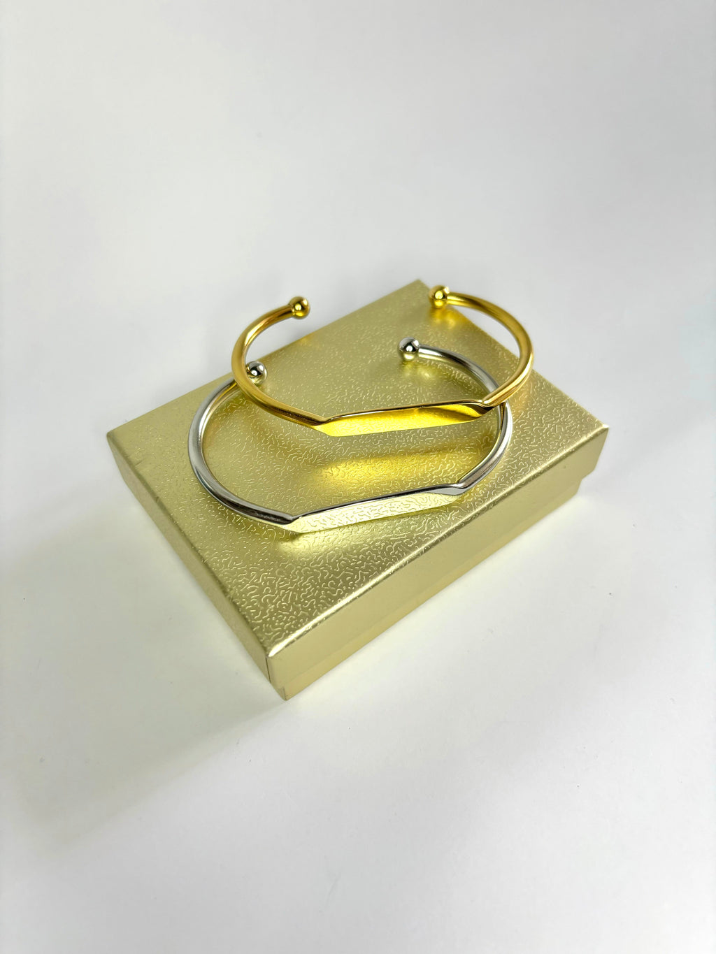 Pulsera doble bola personalizable (Max 3 palabras)