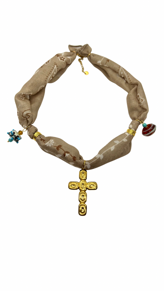 Collar Bolonia Cruz